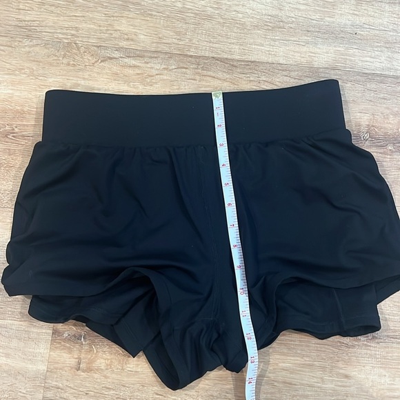 Fabletics lined black shorts - Picture 5 of 5